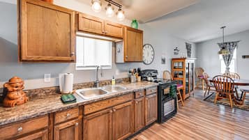 Cottage (2 Bedrooms) | Interior