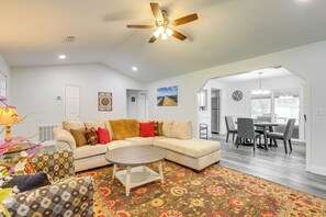 House (3 Bedrooms) | Interior
