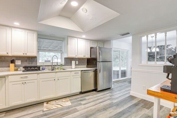 House (3 Bedrooms) | Interior