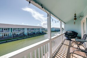 Apartment (2 Bedrooms) | Interior - Waterfront Key Allegro Condo w/ Balcony & Pool (Rockport)