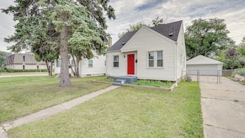 House (3 Bedrooms) | Front of property