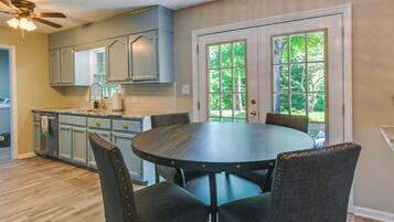 Nhà (3 Bedrooms) | Nội thất