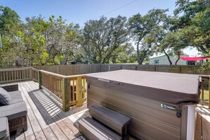 House (1 Bedroom) | Interior - Rockport Vacation Rental w/ Hot Tub & Fire Pit! (Rockport)