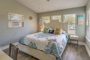 House (1 Bedroom) | Interior - Rockport Vacation Rental w/ Hot Tub & Fire Pit! (Rockport)