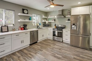 House (1 Bedroom) | Interior - Rockport Vacation Rental w/ Hot Tub & Fire Pit! (Rockport)