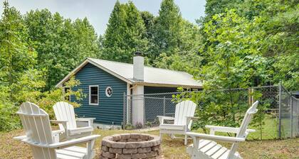 Secluded Mountain Retreat: 30 Mi to Asheville!