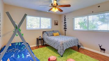 House (3 Bedrooms) | 3 bedrooms, laptop workspace, iron/ironing board, free cots/infant beds