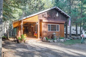 House (2 Bedrooms) | Exterior