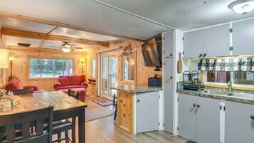 House (2 Bedrooms) | Interior