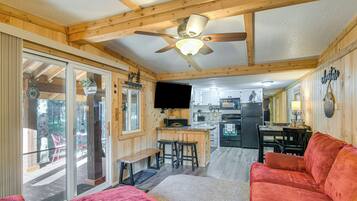 House (2 Bedrooms) | Interior