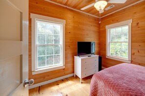 House (3 Bedrooms) | 3 bedrooms, iron/ironing board, bed sheets