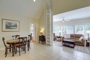 Cottage (2 Bedrooms) | Interior