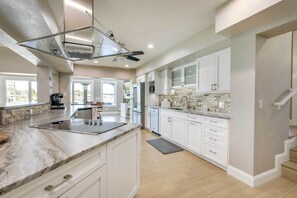 獨棟房屋 (5 Bedrooms) | 私人廚房 | 微波爐、烤箱、爐台、洗碗機