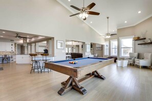 Games room - Luxury St. Petersburg Home w/ Pool + Bay Access! (St. Petersburg)