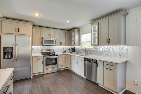 House (3 Bedrooms) | Interior