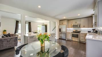 Nhà (3 Bedrooms) | Nội thất