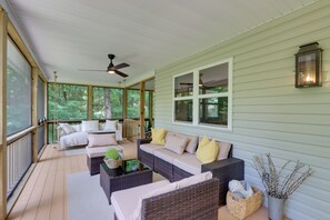 House (5 Bedrooms) | Interior - Hayesville River Run Home on Hiwassee River! (Hayesville)