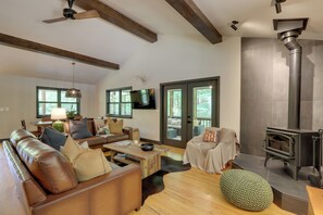 House (5 Bedrooms) | Interior - Hayesville River Run Home on Hiwassee River! (Hayesville)