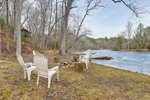House (4 Bedrooms) | Interior - 'sweetwater Bluff' Home On The Hiawassee w/ Views! (Hayesville)