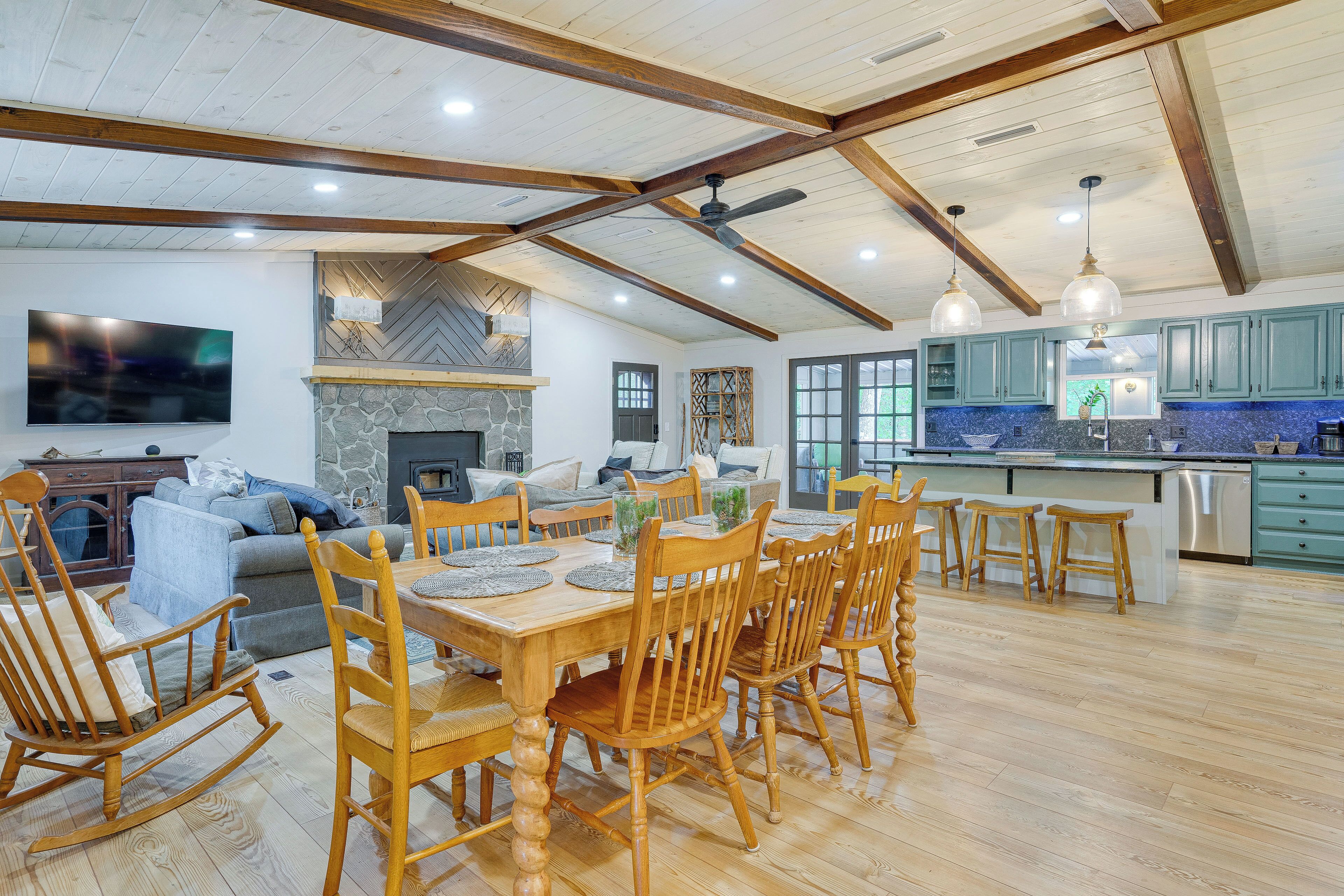 บ้านพัก (4 Bedrooms) | ด้านหน้าที่พัก