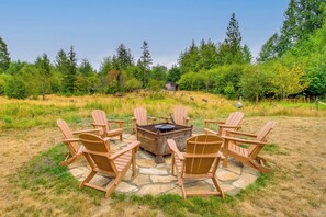 House (3 Bedrooms) | Interior - Peaceful Shelton Home w/ Spacious Yard & Fire Pit! (Shelton)