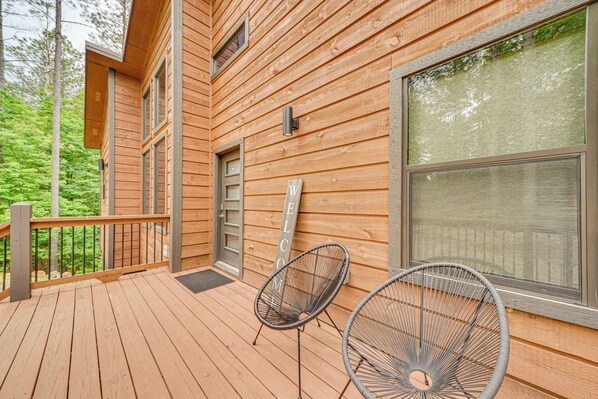 Interior - Modern, Luxe Cabin in Broken Bow w/ Hot Tub! (Broken Bow)