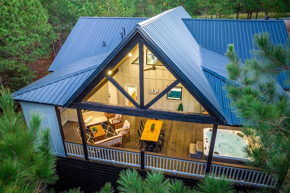 House (2 Bedrooms) | Interior - 'painted Sky' Modern Broken Bow Cabin w/ Hot Tub! (Broken Bow)