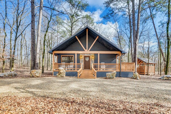 House (2 Bedrooms) | Interior - Broken Bow Cabin w/ Hot Tub ~ 5 Mi to State Park! (Broken Bow)