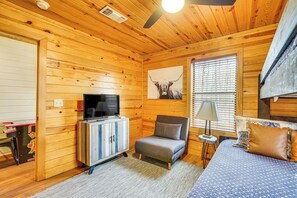 House (2 Bedrooms) | Interior