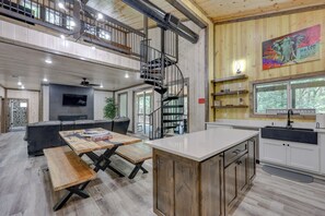 Interior - Family-friendly Broken Bow Home w/ Deck & Grill! (Broken Bow)