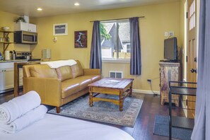 Apartment (0 Bedroom) | Interior