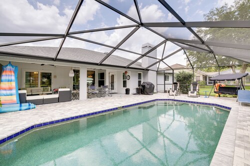 Pool, Grill & Golf Course Views: Spring Hill Stay!