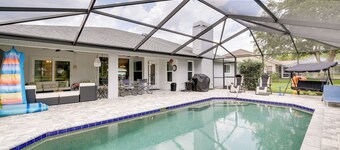 Pool, Grill & Golf Course Views: Spring Hill Stay!