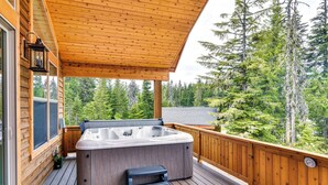 House (3 Bedrooms) | Interior - Government Camp Vacation Rental w/ Private Hot Tub (Government Camp)