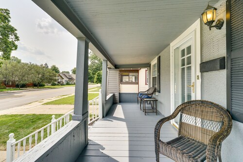 Pet-friendly Home w/ Yard, Near Downtown Royal Oak