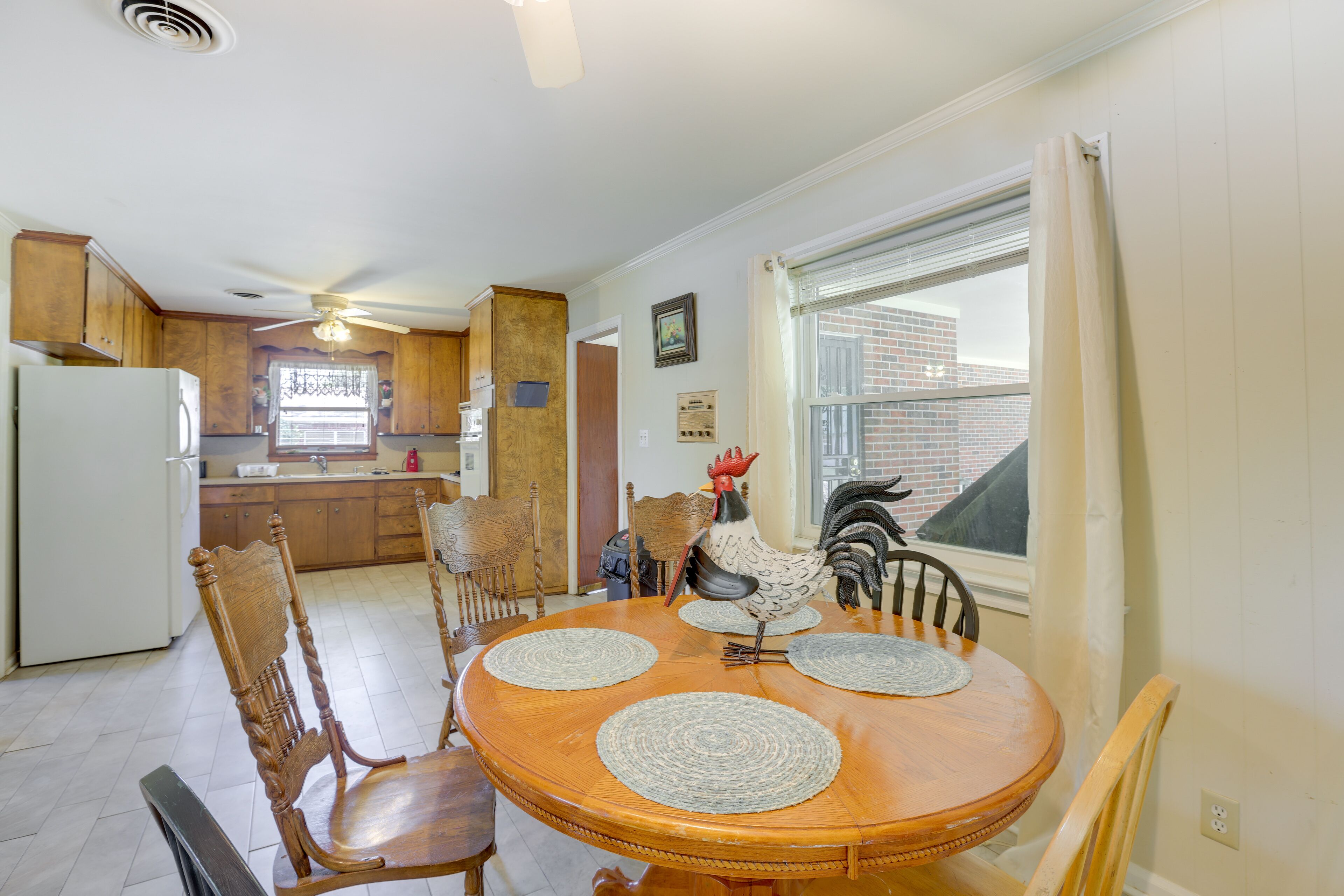 House (3 Bedrooms) | In-room dining