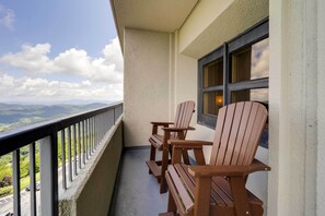 Property grounds - Sugar Mountain Vacation Rental: 3 Mi to Ski Slopes (Banner Elk)