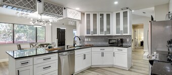 11 Mi to Six Flags! Poolside Oasis in Bedford