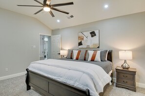 House (3 Bedrooms) | Interior - 11 Mi to Six Flags! Poolside Oasis in Bedford (Bedford)