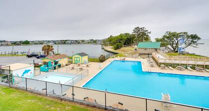 Waterfront Outer Banks Home w/ Beach Access