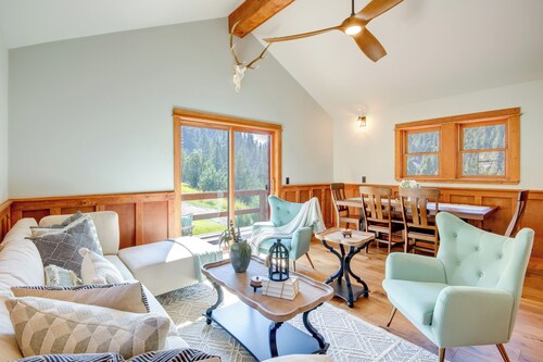 Secluded Livingston Retreat w/ Deck + Fire Pit!