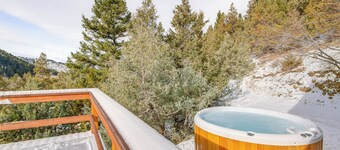 Secluded Livingston Retreat w/ Deck + Fire Pit!