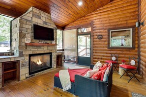 House (1 Bedroom) | Interior