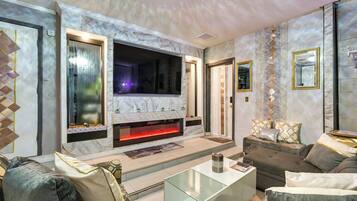 Apartment (0 Bedroom) | Interior