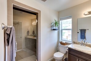 Apartment (3 Bedrooms) | Bathroom