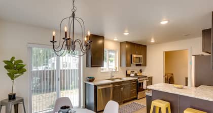 Dolores Townhome w/ Mountain Views: Near River!