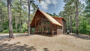Interior - Hot Tub & Fire Pit at Broken Bow Cabin! (Broken Bow)