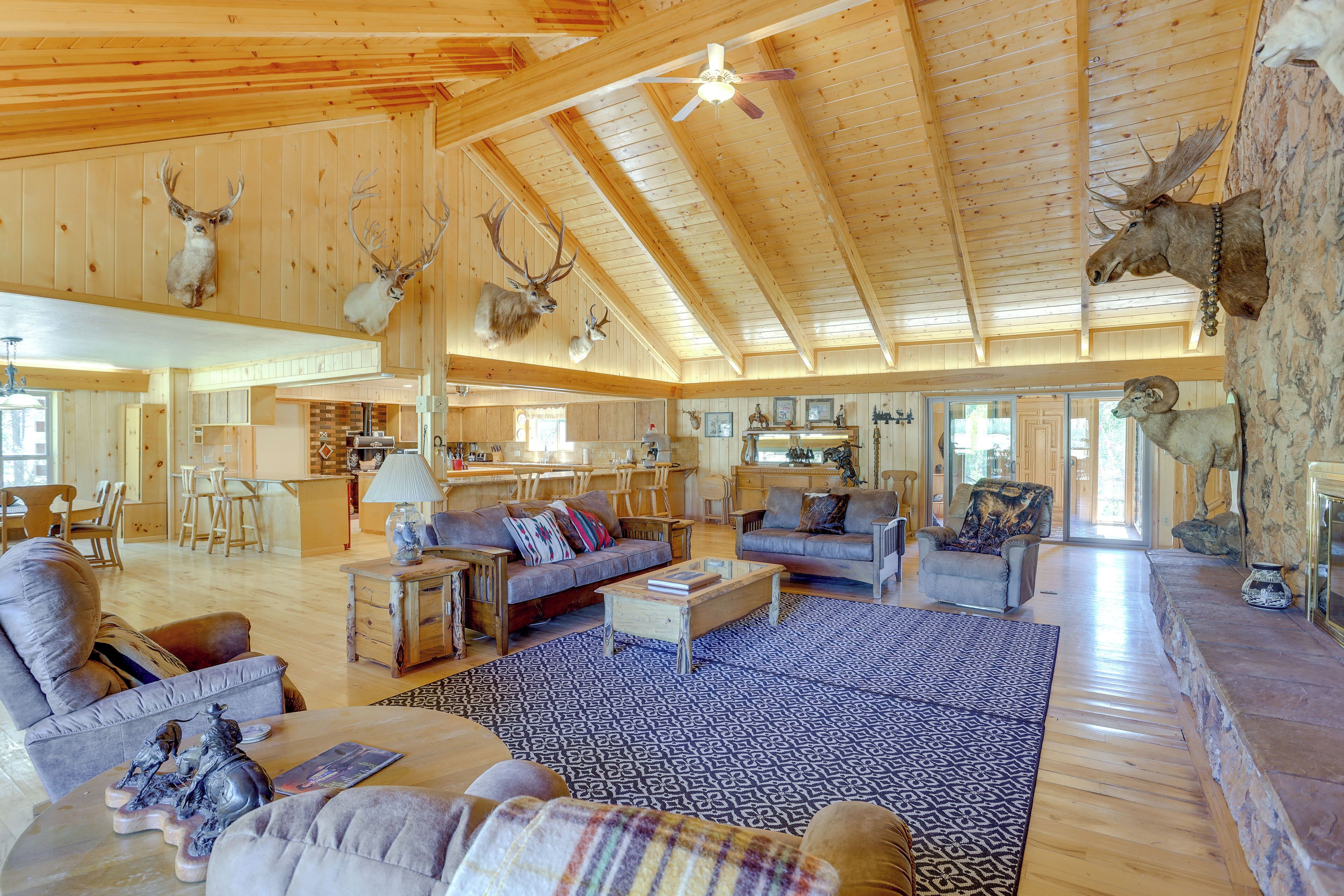 House (6 Bedrooms) | Front of property