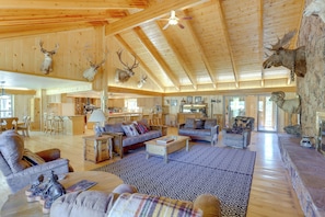 House (6 Bedrooms) | Front of property