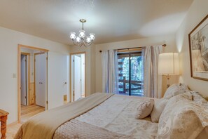 House (6 Bedrooms) | Interior